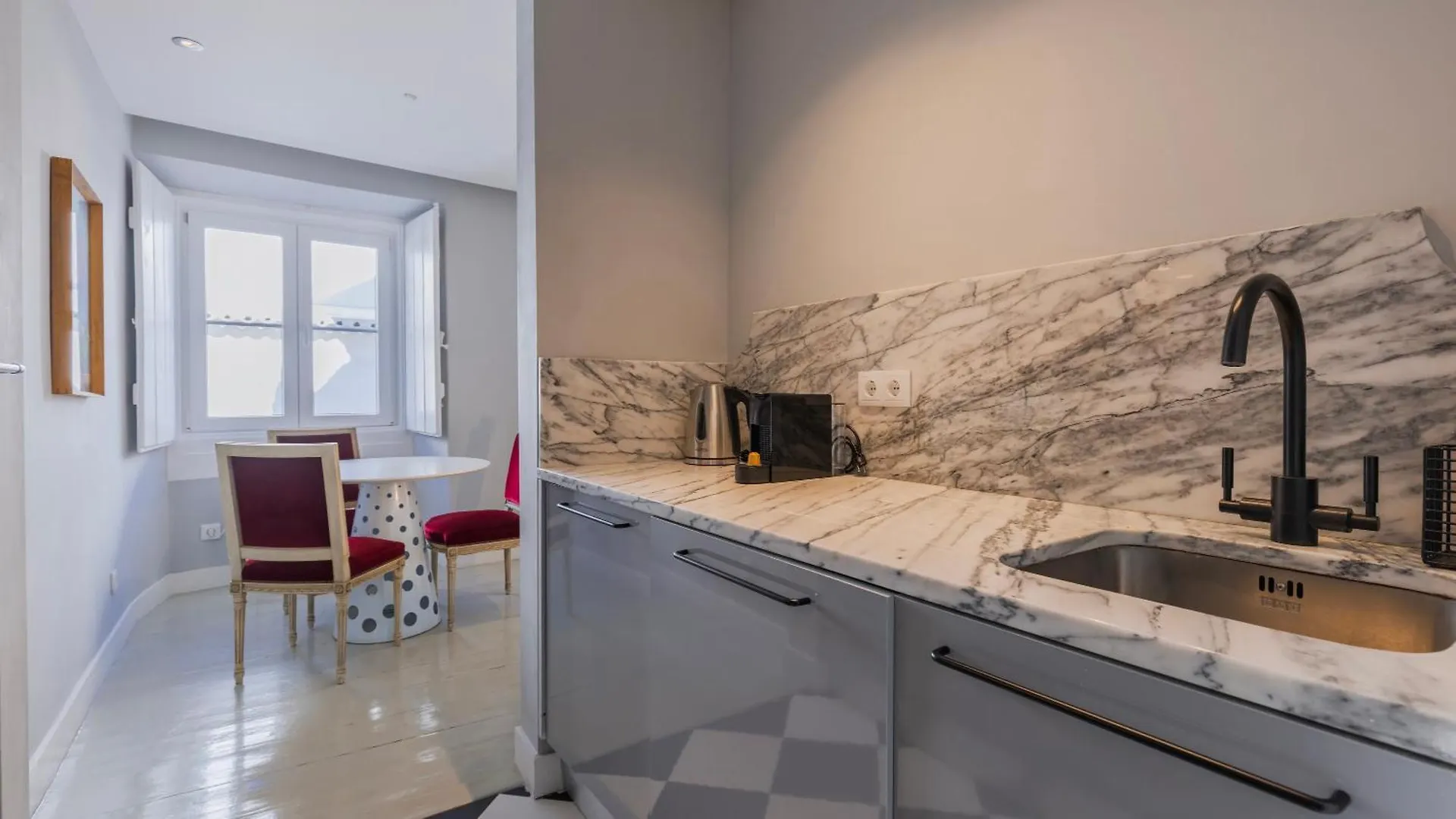 Stylish 1Bdr Apt In Bairro Alto By Lovelystay Lisboa Apartmán