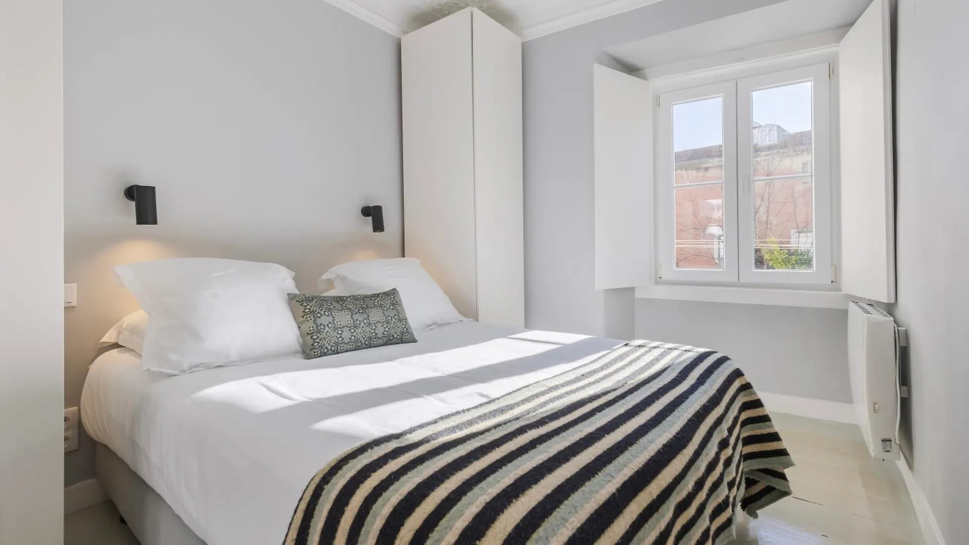 Stylish 1Bdr Apt In Bairro Alto By Lovelystay Lisbon Apartment