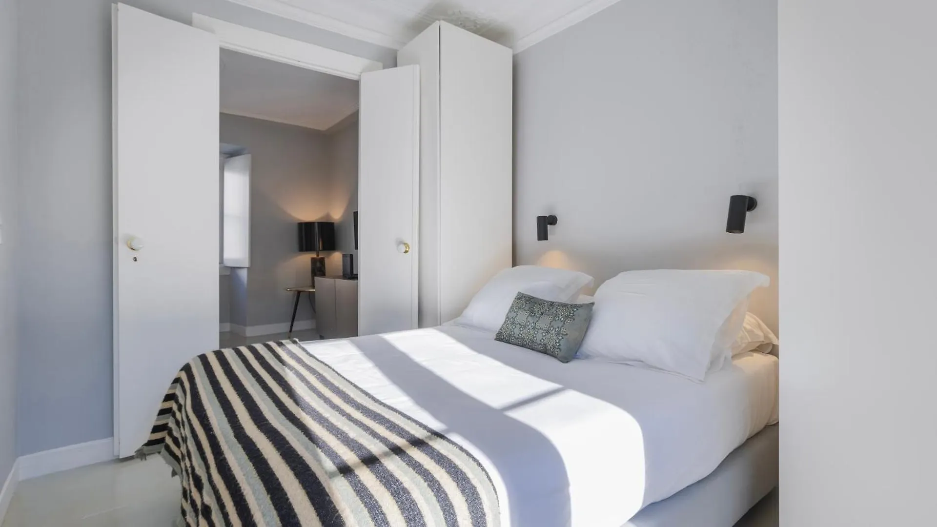 Stylish 1Bdr Apt In Bairro Alto By Lovelystay Lisbon
